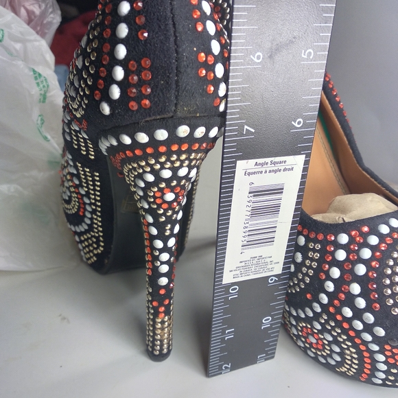 Shoes - Picture 3 of 15